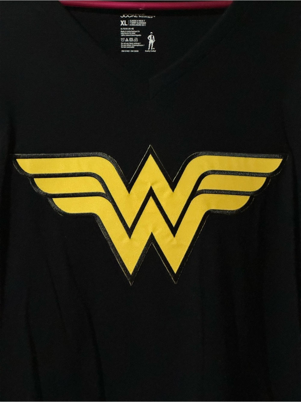 Wonder Woman Jockey V-Neck Size XL - Picture 4 of 8